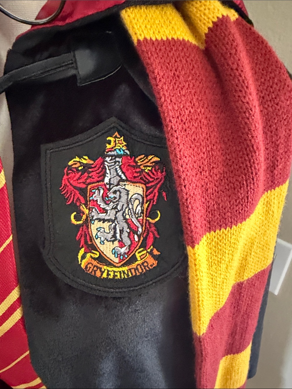 Gryffindor-Inspired Red and Gold Kids Costume Cape with Scarf, Tie,glasse-S 5/6 - Picture 4 of 9